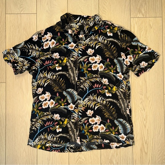 H&M Summer Floral Button Down Shirt Men’s Size XL - Picture 1 of 2